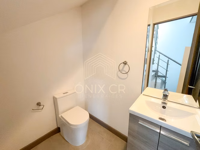 Casa Contemporánea en Condominio | San Rafael de Montes de Oca | Pet Friendly - Imagen 11