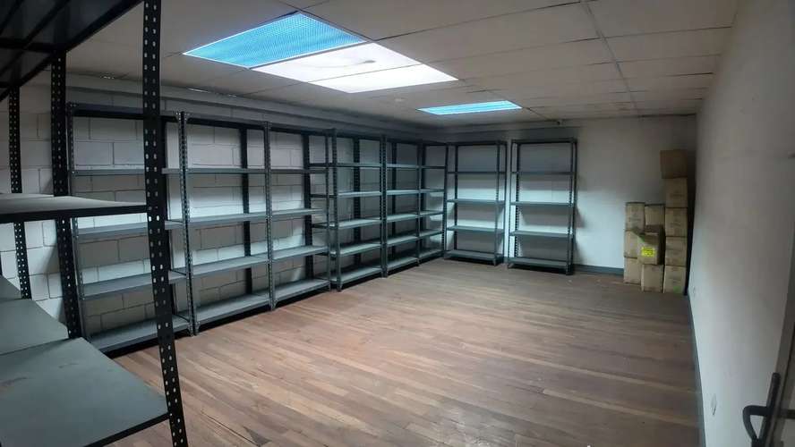 Bodega y Oficina Estratégica en San José - Espacio Comercial. - Imagen 9
