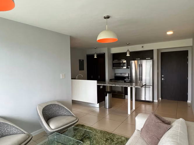 Apartamento amueblado en venta en Condominio Paradisus - Imagen 5