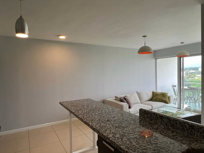 Apartamento amueblado en venta en Condominio Paradisus - Imagen 2