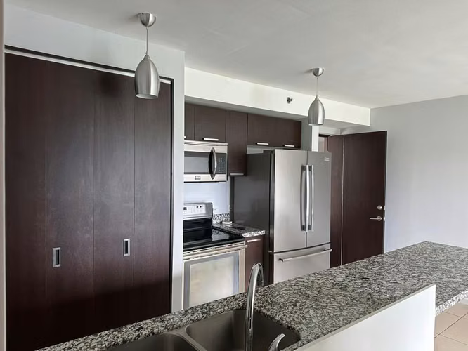 Apartamento amueblado en venta en Condominio Paradisus - Imagen 4