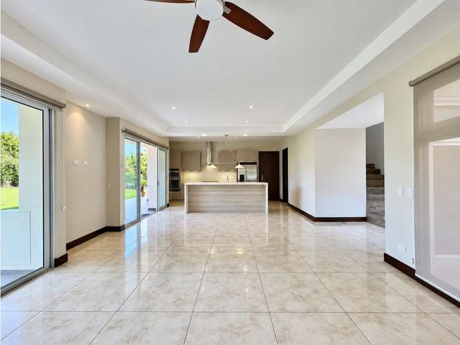 Moderna casa en la Guácima - Imagen 2