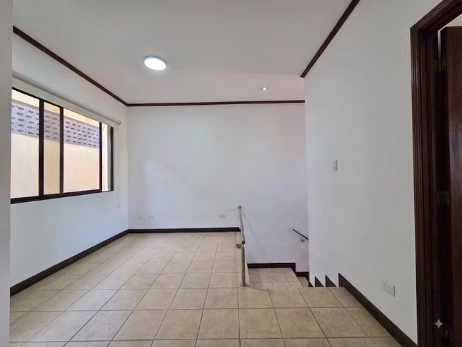 Casa en venta en condominio privado en Lindora. - Imagen 4