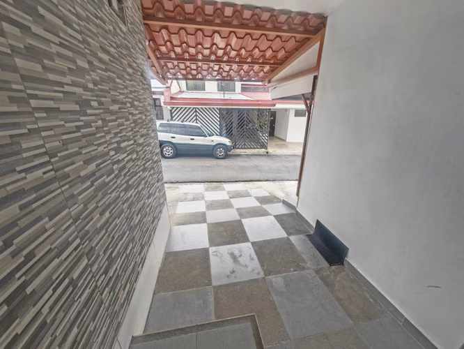 Se alquila casa una planta en condominio en Pavas. Por el Tobías Bolaños.