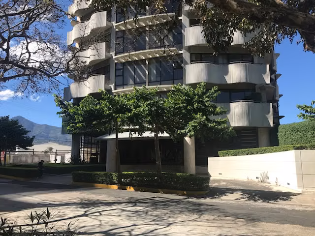 Exclusivo apartamento en venta en edificio Urbano en Rohrmoser