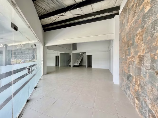 OFICINA O LOCAL COMERCIAL DE 123 MTS EN LINDORA, SANTA ANA - Imagen 4
