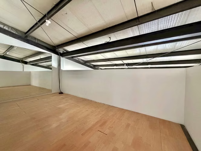 OFICINA O LOCAL COMERCIAL DE 123 MTS EN LINDORA, SANTA ANA - Imagen 5