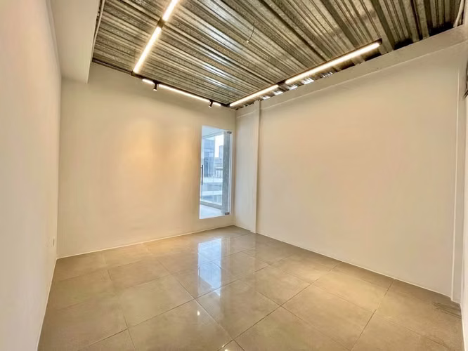 OFICINA O LOCAL COMERCIAL DE 123 MTS EN LINDORA, SANTA ANA - Imagen 3