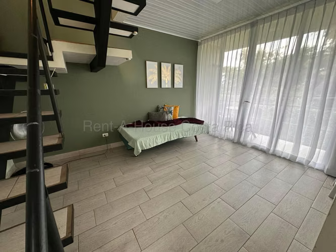 3 Opciones de Alquiler Loft Amueblado en Rodeo de Mora – $800 | Ideal para estudiantes de la Universidad para la Paz - Imagen 2