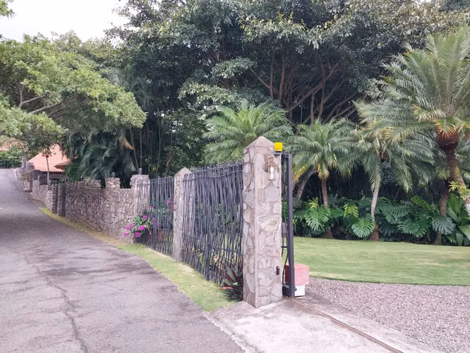 Villa Pica Flora Atenas Costa Rica VENTA 2 QUINTAS ESPECTACULARES CON 7008 M2 MAS 3812 M2 TERRENO , VIST - Imagen 13