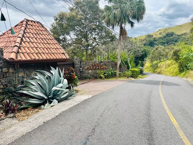 Villa Pica Flora Atenas Costa Rica VENTA 2 QUINTAS ESPECTACULARES CON 7008 M2 MAS 3812 M2 TERRENO , VIST - Imagen 11