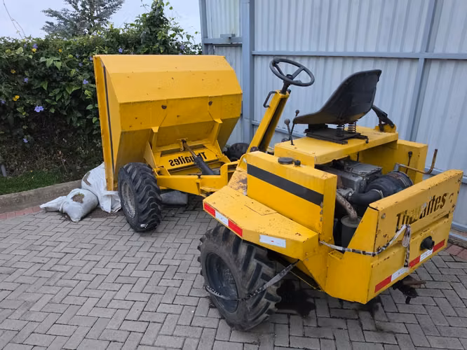 Se vende volquete de diesel 4x4 en perfecto estado a ¢3,800,000 y mezcladoras en perfecto estado 