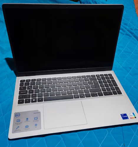 Llaptop Dell Inspiron 3520 Intel Core i7 12a Gen - Imagen 3