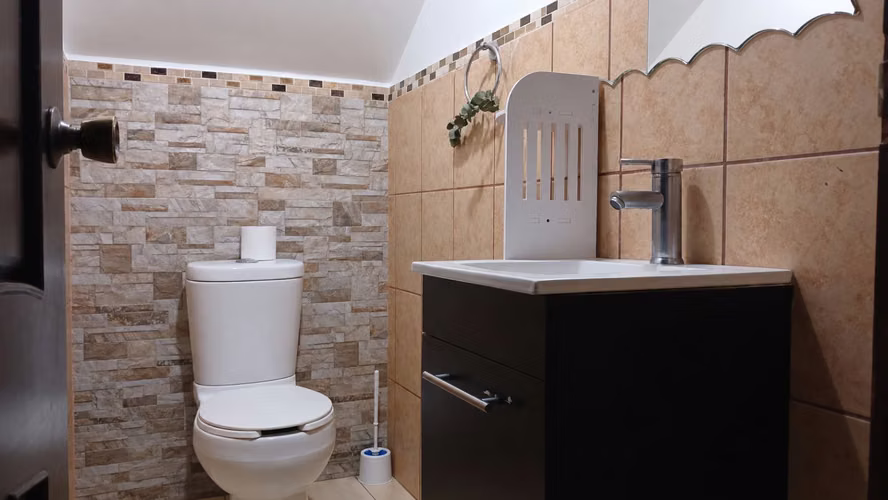 ¡OPORTUNIDAD EN DESAMPARADOS! CASA AMPLIA DE 4 HABITACIONES, 2.5 BAÑOS Y COCHERA PARA 2 VEHÍCULOS - Imagen 14