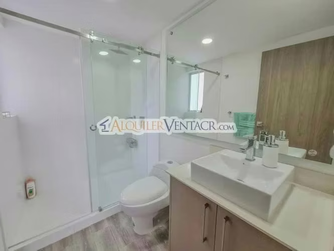 Lujoso Penthouse amueblado con vista en torre Paradisus Rohrmoser Pavas