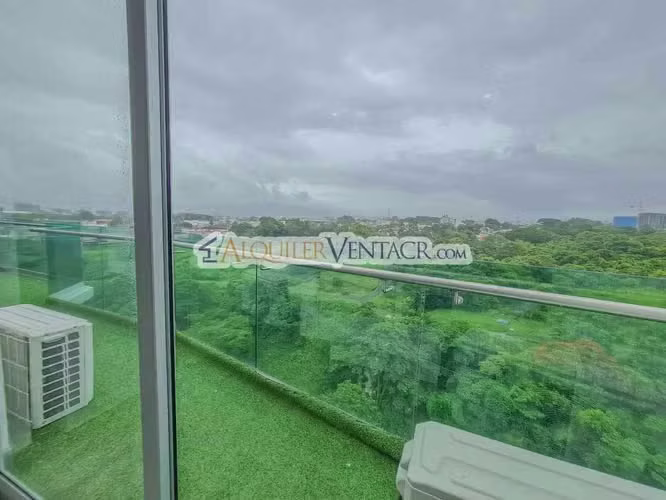 Lujoso Penthouse amueblado con vista en torre Paradisus Rohrmoser Pavas