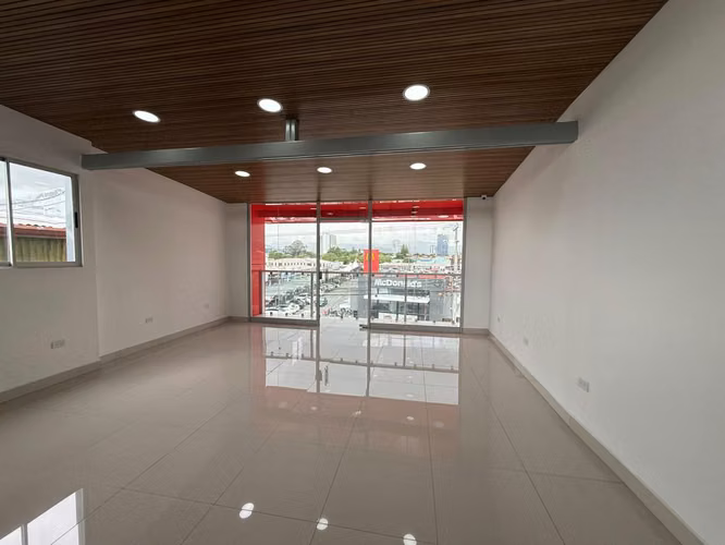 Local Comercial de 235 m² en Calle Principal de Guadalupe, San José (JMA)