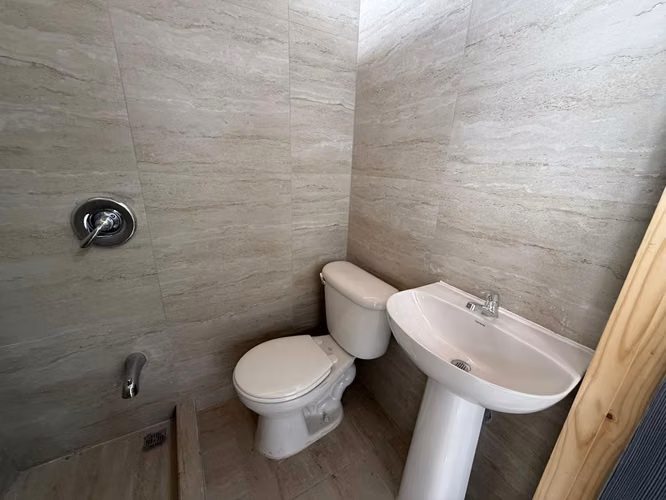 Local Comercial de 235 m² en Calle Principal de Guadalupe, San José (JMA)