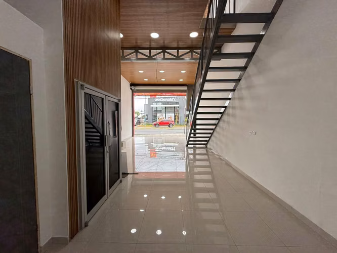 Local Comercial de 235 m² en Calle Principal de Guadalupe, San José (JMA)