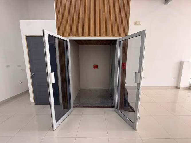 Local Comercial de 235 m² en Calle Principal de Guadalupe, San José (JMA)