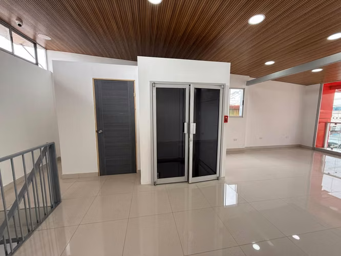 Local Comercial de 235 m² en Calle Principal de Guadalupe, San José (JMA)