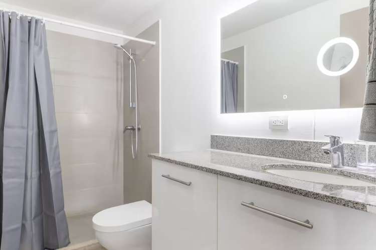 APARTAMENTO EN LAS ALTURAS, FULL EQUIPADO, A/C Y PARQUEO TECHADO