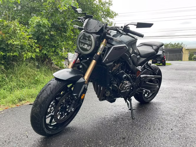 SE VENDE CB650R HONDA AÑO 2023