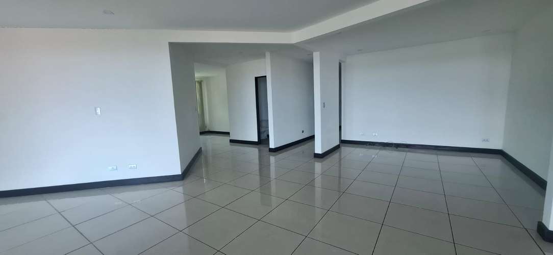 Hermoso y amplio apartamento en renta