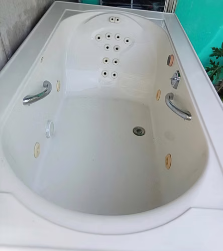 Jacuzzi and hot tub is American brand kohler