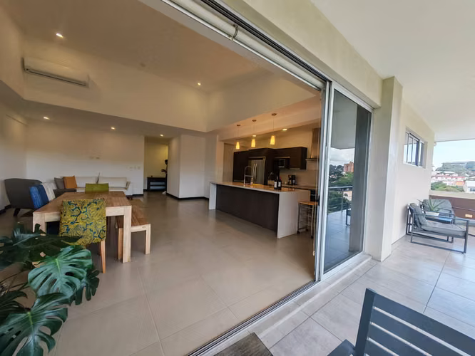 ALQUILER DE APARTAMENTO AMUEBLADO CON 3 HABITACIONES EN ESCAZÚ  - Imagen 4