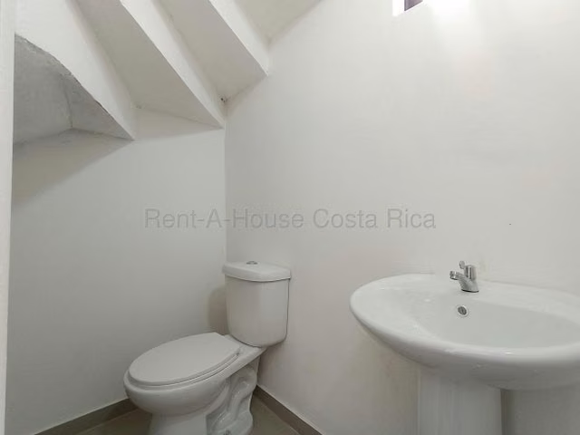 Alquiler de Apartamento en Barrio La Guaria, San Rafael Arriba de Desamparados RZ