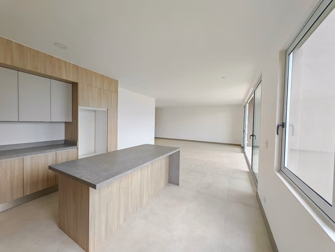 ALQUILE Y ESTRENE APARTAMENTO AMPLIO EN CONDOMINIO DIKANA EN GUACHIPELIN DE ESCAZU - Imagen 6