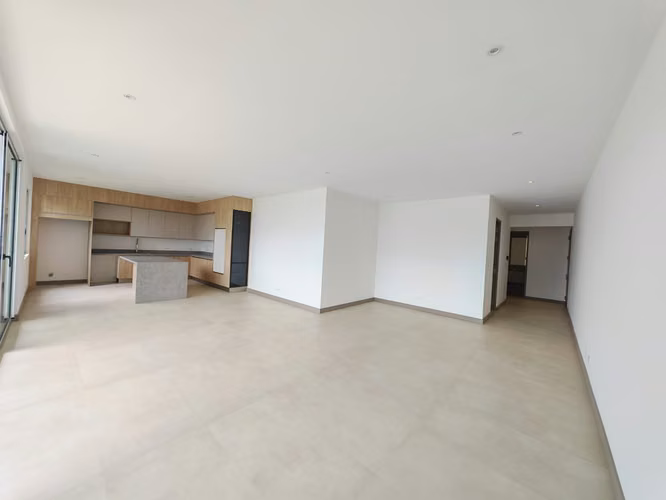 ALQUILE Y ESTRENE APARTAMENTO AMPLIO EN CONDOMINIO DIKANA EN GUACHIPELIN DE ESCAZU - Imagen 2