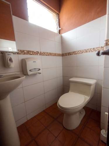  ¡CASA AMPLIA EN SABANA SUR! / PRIME LOCATION IN SABANA SUR!  Casa y Oficina  - Imagen 10