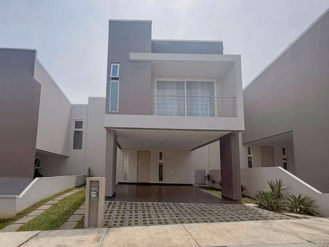 CASA EN ALQUILER EN NASARA | DISEÑO CONTEMPORÁNEO Y LÍNEA BLANCA