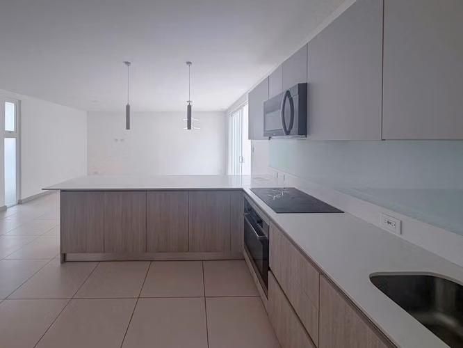 CASA EN ALQUILER EN NASARA | DISEÑO CONTEMPORÁNEO Y LÍNEA BLANCA - Imagen 5