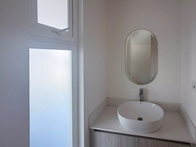 CASA EN ALQUILER EN NASARA | DISEÑO CONTEMPORÁNEO Y LÍNEA BLANCA - Imagen 7