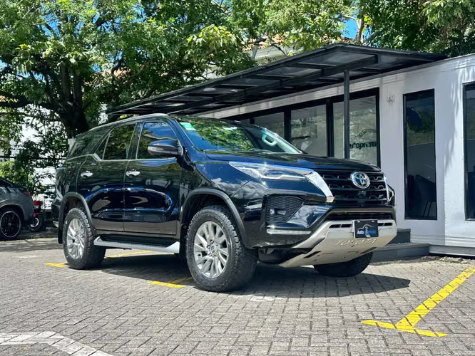 TOYOTA FORTUNER SRV - Imagen 17
