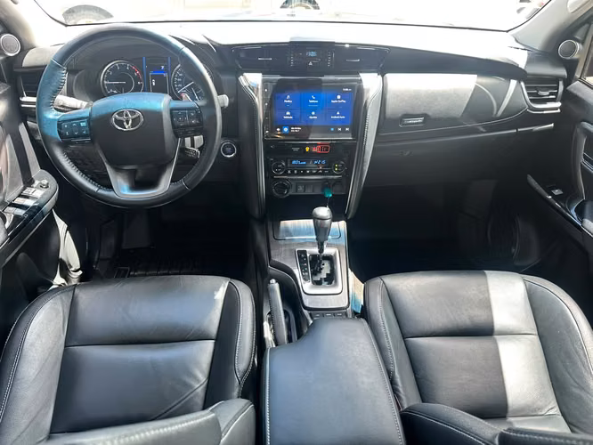 TOYOTA FORTUNER SRV - Imagen 7