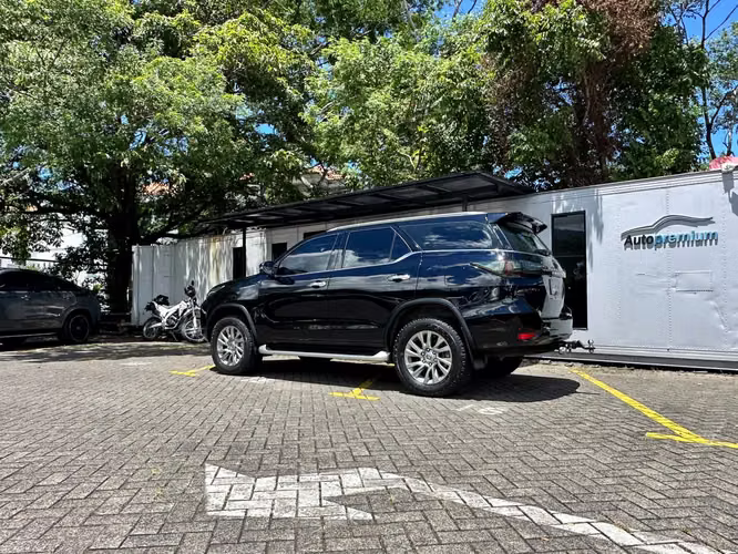 TOYOTA FORTUNER SRV - Imagen 9