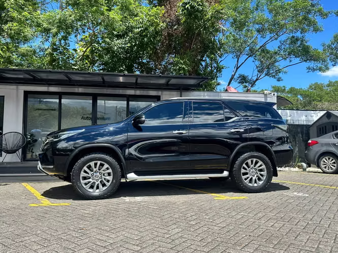 TOYOTA FORTUNER SRV - Imagen 6