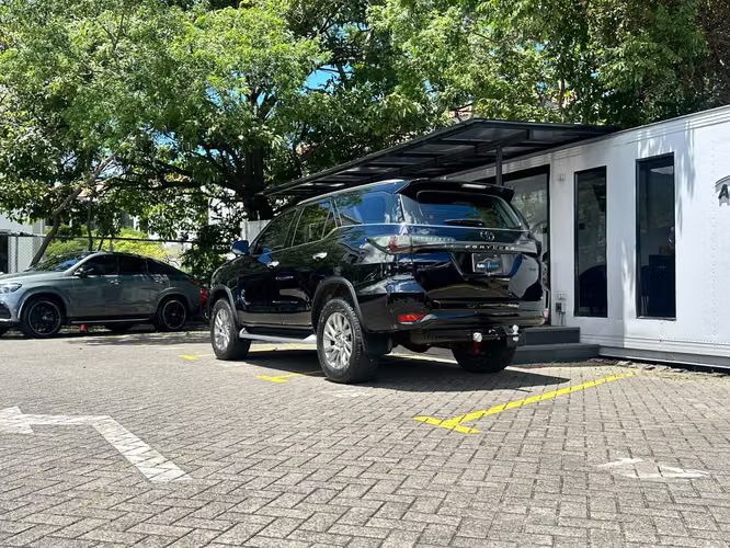 TOYOTA FORTUNER SRV - Imagen 4