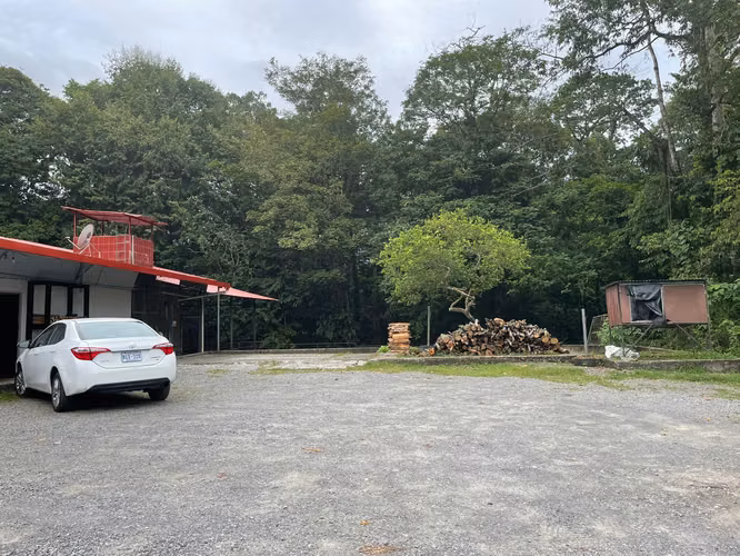 Local comercial de 900 m² sobre la Ruta 32, Guápiles: ideal para logística, bodega o restaurante - Imagen 11