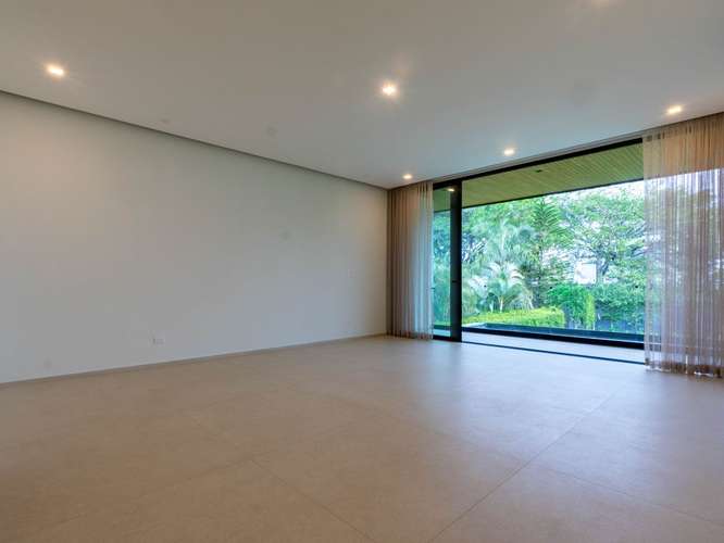 Casa a estrenar en Valle del Sol con piscina y acabados de lujo - Imagen 13