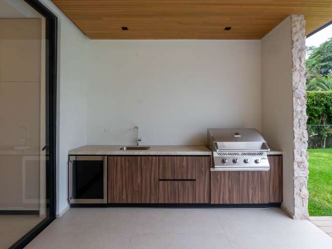 Casa a estrenar en Valle del Sol con piscina y acabados de lujo - Imagen 6