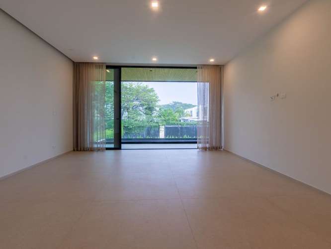 Casa a estrenar en Valle del Sol con piscina y acabados de lujo - Imagen 11