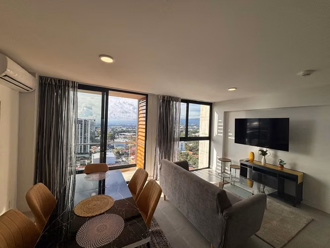 ¿TE IMAGINAS VIVIR EN UN PISO 18 CON BALCÓN AMPLIO?  Apartamento equipado en Nunciatura | Lavaseca + Parqueo - Imagen 4