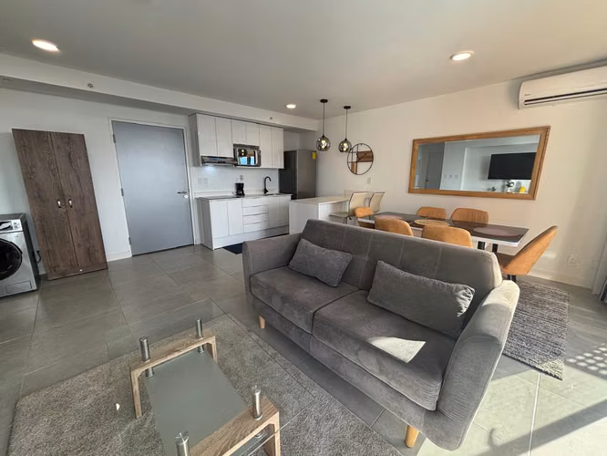 ¿TE IMAGINAS VIVIR EN UN PISO 18 CON BALCÓN AMPLIO?  Apartamento equipado en Nunciatura | Lavaseca + Parqueo - Imagen 3