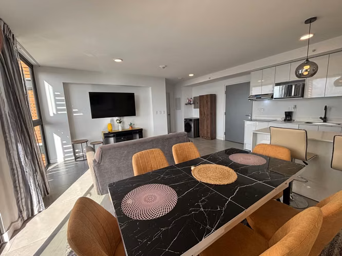 ¿TE IMAGINAS VIVIR EN UN PISO 18 CON BALCÓN AMPLIO?  Apartamento equipado en Nunciatura | Lavaseca + Parqueo - Imagen 6
