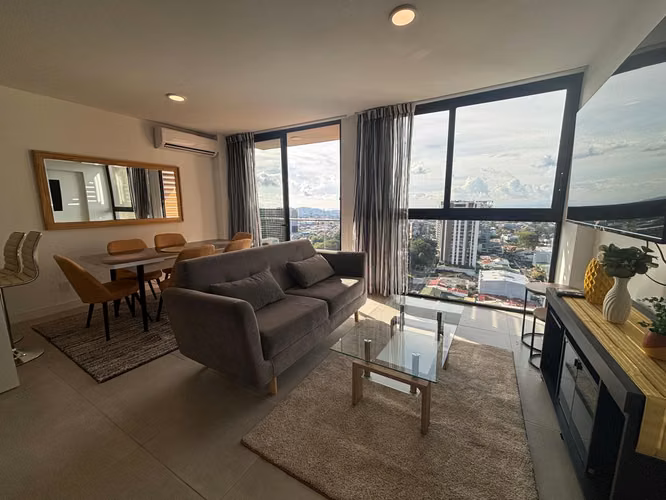 ¿TE IMAGINAS VIVIR EN UN PISO 18 CON BALCÓN AMPLIO?  Apartamento equipado en Nunciatura | Lavaseca + Parqueo - Imagen 2